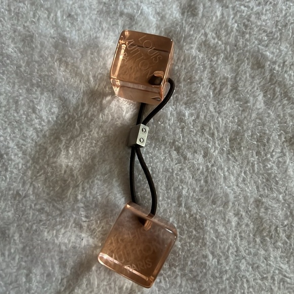 Louis Vuitton Cube Hair Tie – Pink Resin - Picture 3 of 4